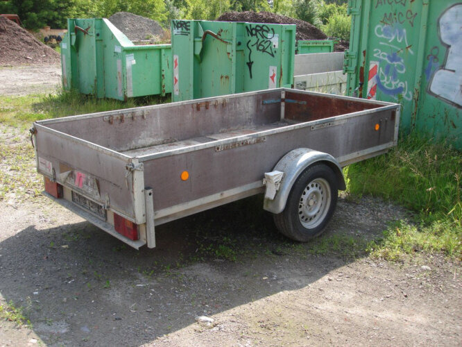 Trebbiner Anh Pritsche TREBBINER FAHRZEUGWERK, 1.500 kg - Autó utánfutó: 2 kép. Trebbiner Anh Pritsche TREBBINER FAHRZEUGWERK, 1.500 kg - Autó utánfutó: 2 kép.