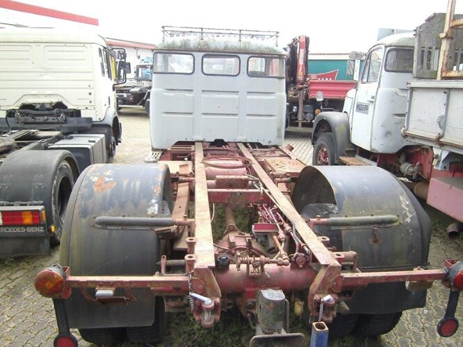 V5 4x2 Saurer V5 4x2 - Alvaz teherautó: 4 kép. V5 4x2 Saurer V5 4x2 - Alvaz teherautó: 4 kép.