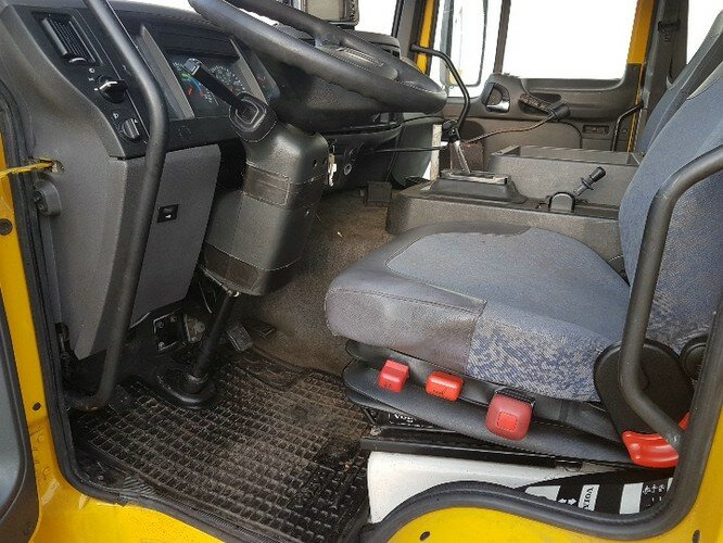Volvo FL 612 L FL 612 L, Abschleppwagen Hubbrille 3 to - Autószállító teherautó: 3 kép. Volvo FL 612 L FL 612 L, Abschleppwagen Hubbrille 3 to - Autószállító teherautó: 3 kép.