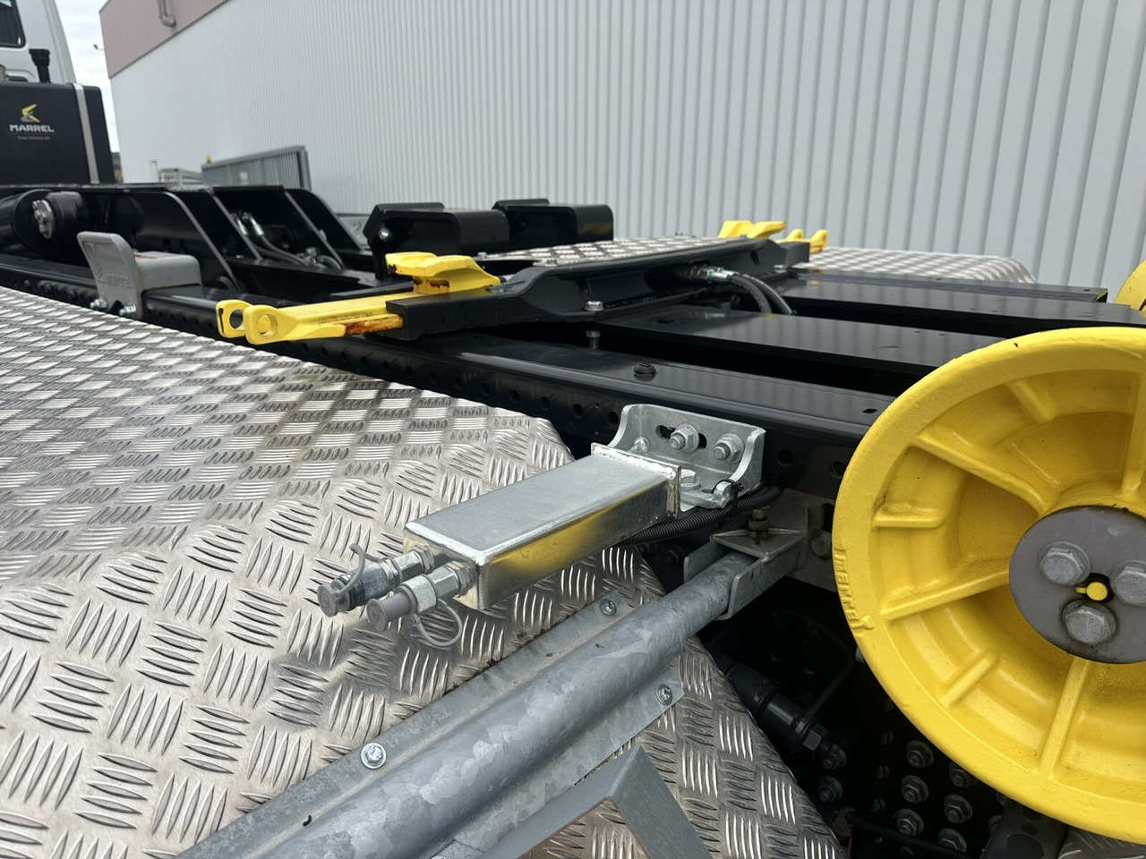 X-Way AD360X48Z 8x4 X-Way AD360X48Z 8x4, Motorabtrieb, Navi, Schub-Knick - Horgos rakodó teherautó: 3 kép. X-Way AD360X48Z 8x4 X-Way AD360X48Z 8x4, Motorabtrieb, Navi, Schub-Knick - Horgos rakodó teherautó: 3 kép.
