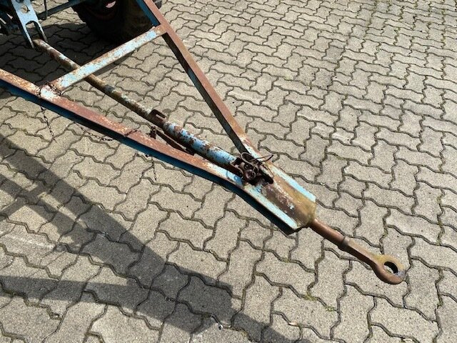 Zahnstangen 2-Seiten-Kipper Zahnstangen 2-Seiten-Kipper - Pótkocsi billenőplatós: 3 kép. Zahnstangen 2-Seiten-Kipper Zahnstangen 2-Seiten-Kipper - Pótkocsi billenőplatós: 3 kép.