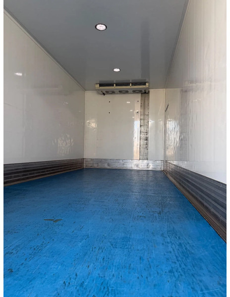 Iveco Eurocargo 120 220 + COOLING MACHINE + TIEFKUHL + NL TRUCK + AIRCO + 291.997 KM - Hűtős teherautó: 4 kép. Iveco Eurocargo 120 220 + COOLING MACHINE + TIEFKUHL + NL TRUCK + AIRCO + 291.997 KM - Hűtős teherautó: 4 kép.