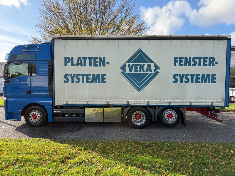 MAN TGX 26.500 STANDKLIMA + 6X2 + EURO 6 - Ponyvás teherautó: 2 kép. MAN TGX 26.500 STANDKLIMA + 6X2 + EURO 6 - Ponyvás teherautó: 2 kép.
