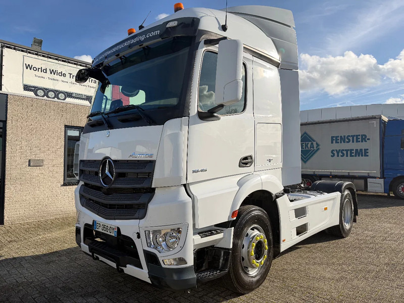 Mercedes-Benz Actros 1845 RETARDER + KIPPER HYDRAULIC + EURO 6 + AIRCO - Nyergesvontató: 1 kép. Mercedes-Benz Actros 1845 RETARDER + KIPPER HYDRAULIC + EURO 6 + AIRCO - Nyergesvontató: 1 kép.