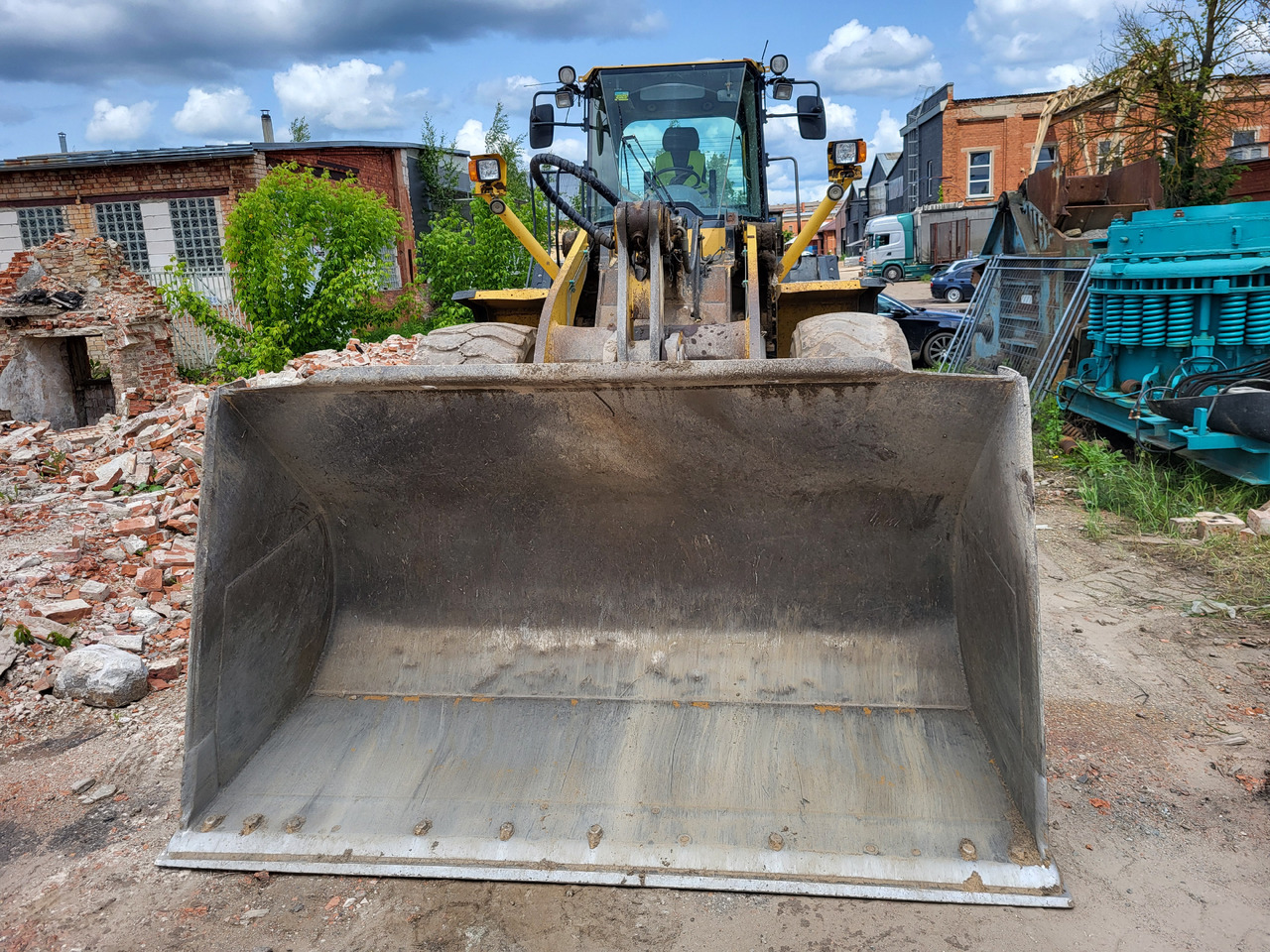 KOMATSU WA470-6 - Gumikerekes homlokrakodó: 5 kép. KOMATSU WA470-6 - Gumikerekes homlokrakodó: 5 kép.