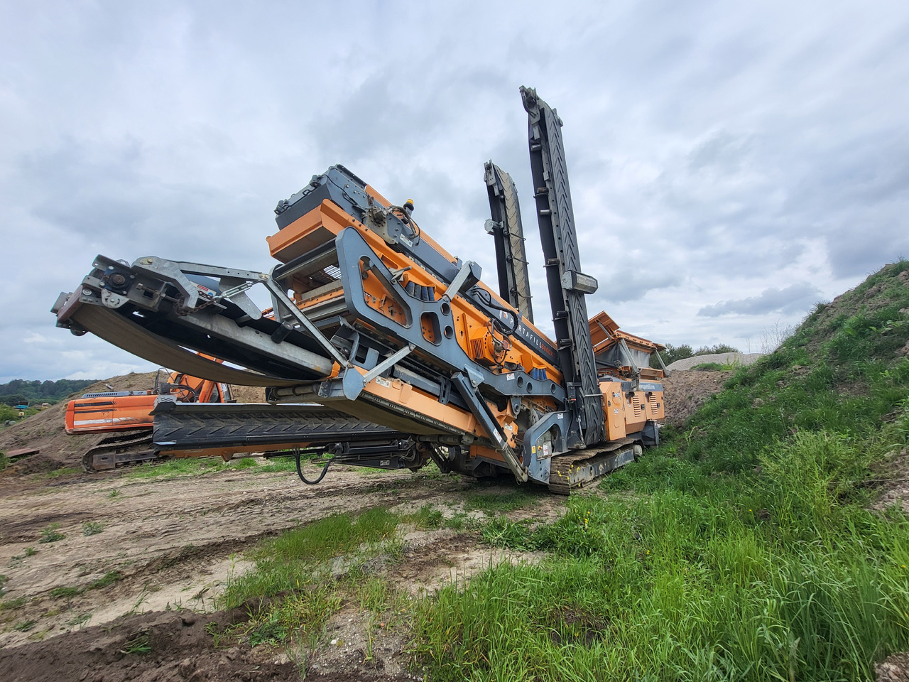 Portafill 6000 XT - Osztályozó berendezés: 3 kép. Portafill 6000 XT - Osztályozó berendezés: 3 kép.