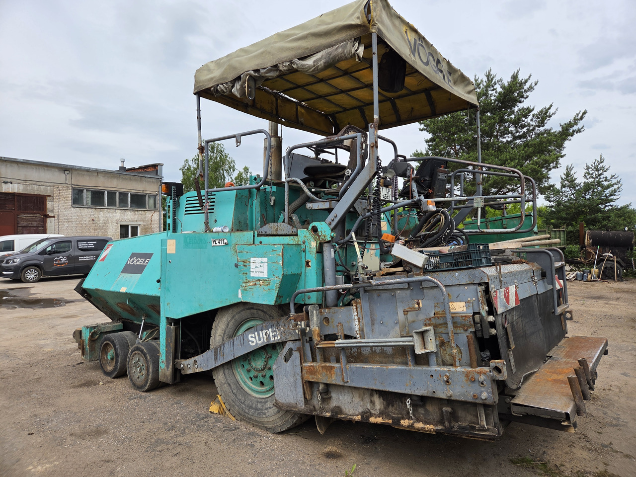 Vogele Super 1603, 6-83 - Útburkológép: 1 kép. Vogele Super 1603, 6-83 - Útburkológép: 1 kép.