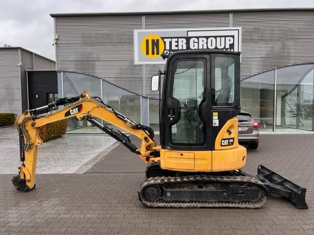 CAT 303 E CR - Minikotró: 1 kép. CAT 303 E CR - Minikotró: 1 kép.
