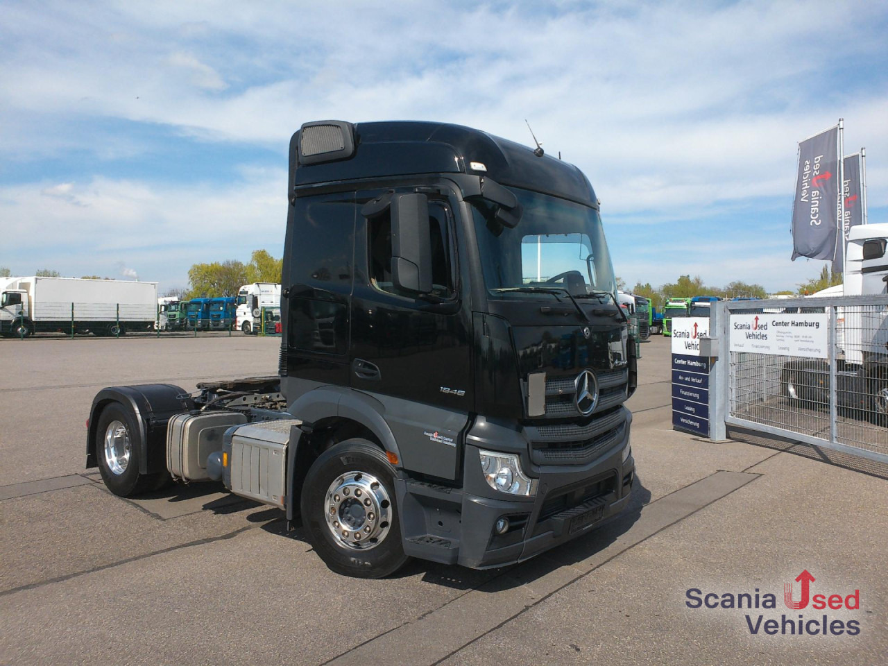 MERCEDES-BENZ Actros 1846LS mit Hydraulik - Nyergesvontató: 1 kép. MERCEDES-BENZ Actros 1846LS mit Hydraulik - Nyergesvontató: 1 kép.