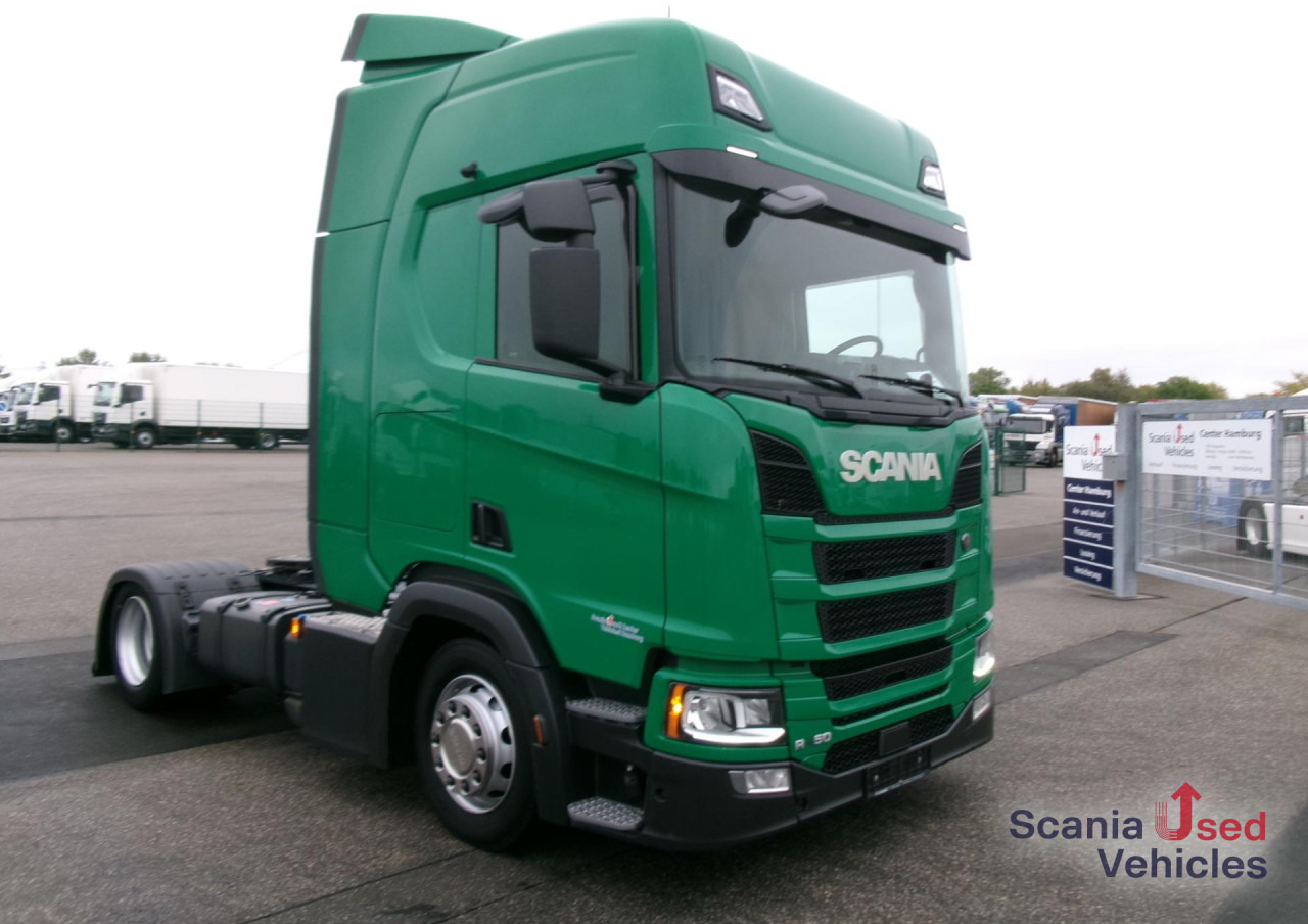 SCANIA R 450 A4x2EB Mega Standklima 2 Tanks - Nyergesvontató: 1 kép. SCANIA R 450 A4x2EB Mega Standklima 2 Tanks - Nyergesvontató: 1 kép.