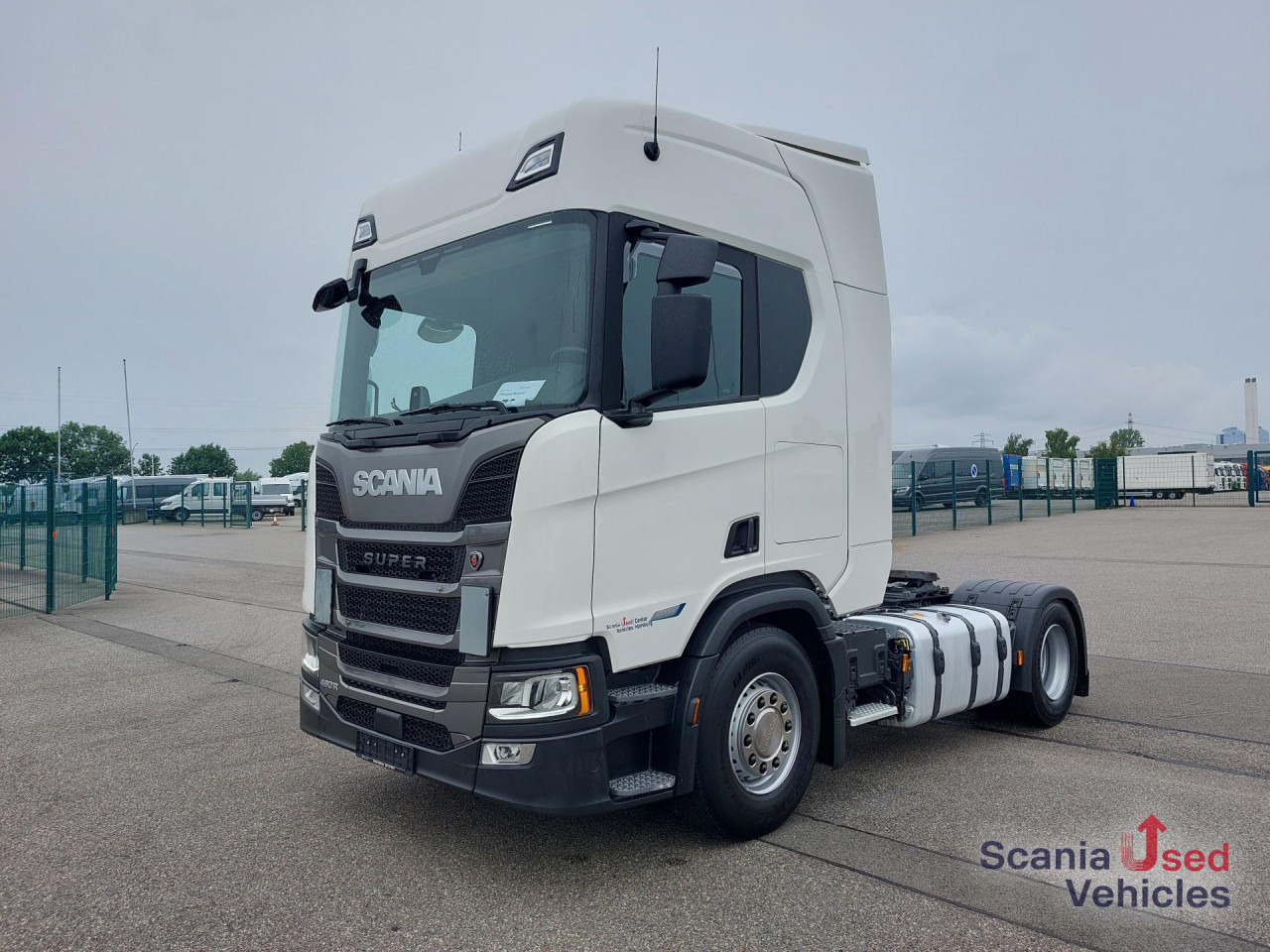 SCANIA R 460 A4x2NA 2 Kreis Hydraulik Navi Standklima Ret - Nyergesvontató: 1 kép. SCANIA R 460 A4x2NA 2 Kreis Hydraulik Navi Standklima Ret - Nyergesvontató: 1 kép.