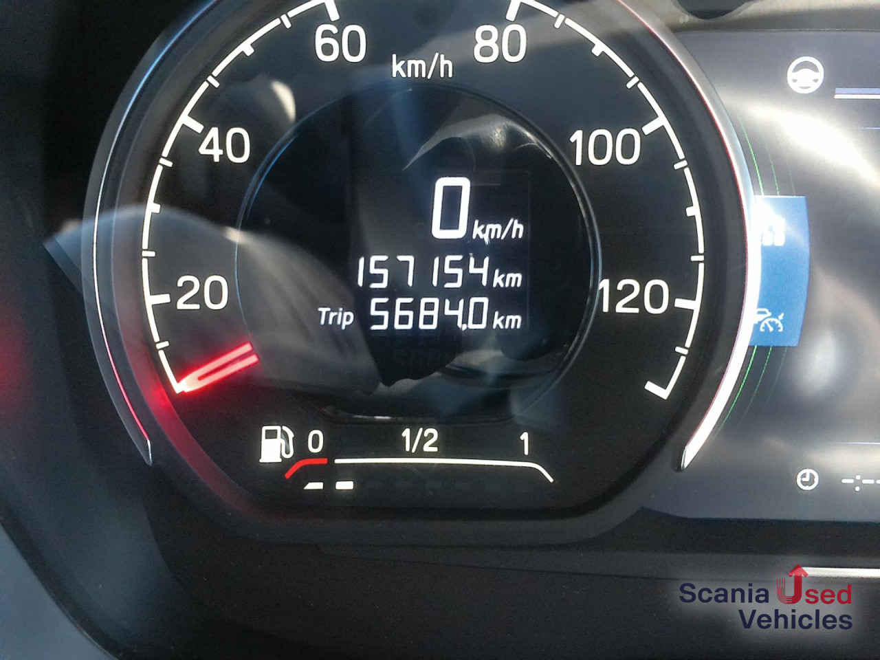 SCANIA R 460 A4x2NA - Nyergesvontató: 4 kép. SCANIA R 460 A4x2NA - Nyergesvontató: 4 kép.