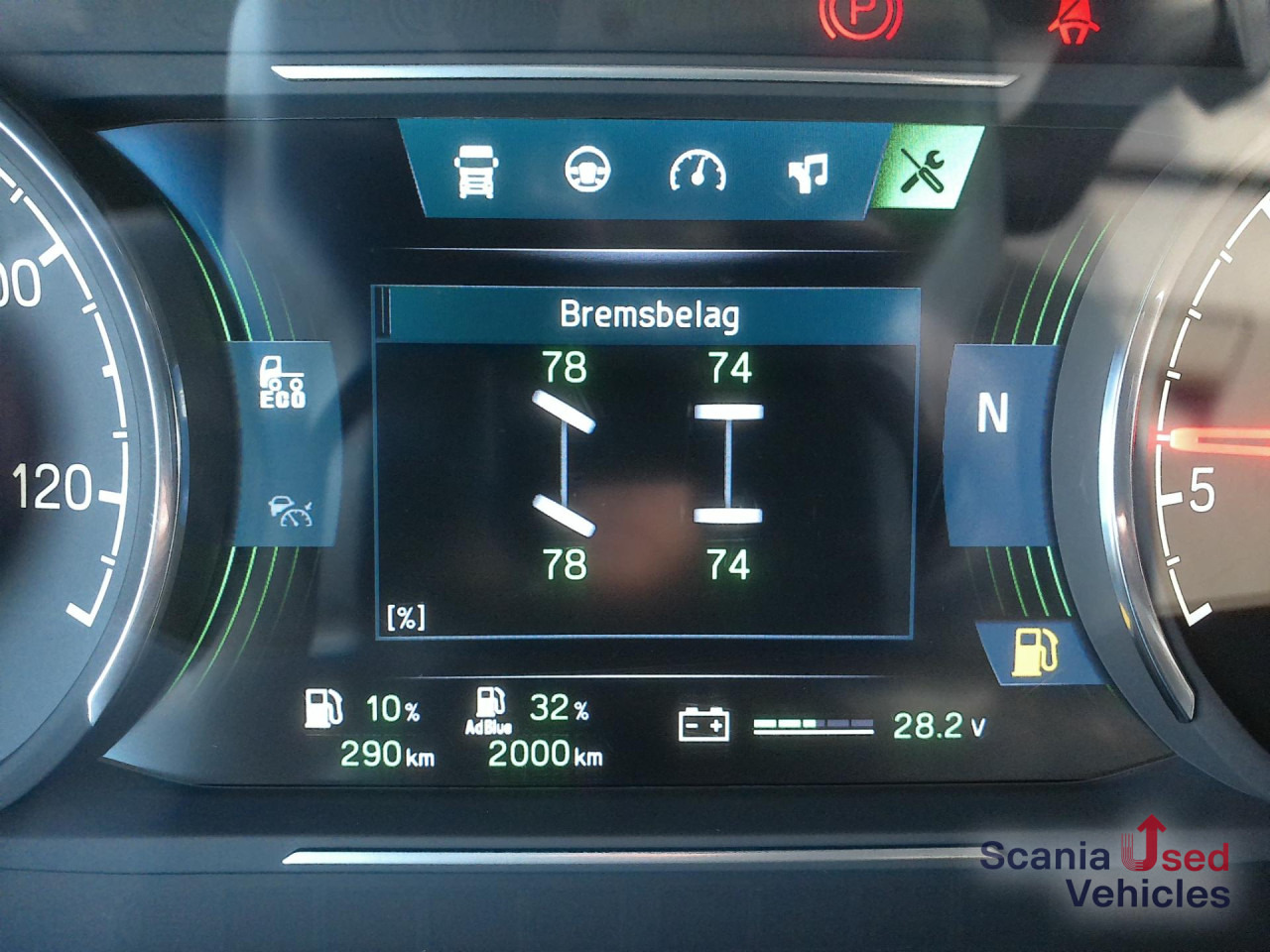 SCANIA R 460 A4x2NA - Nyergesvontató: 5 kép. SCANIA R 460 A4x2NA - Nyergesvontató: 5 kép.