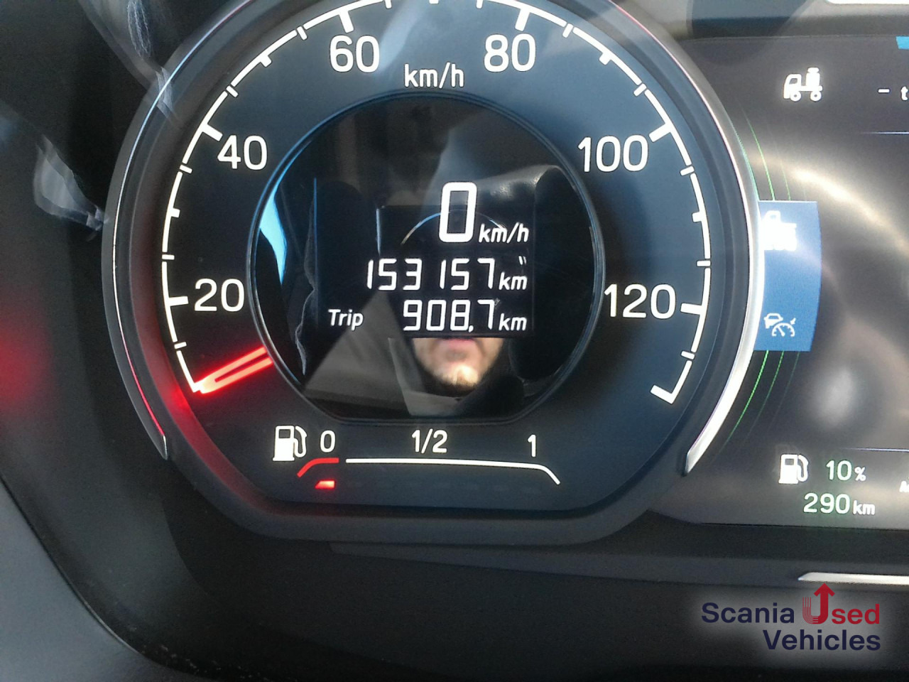 SCANIA R 460 A4x2NA - Nyergesvontató: 4 kép. SCANIA R 460 A4x2NA - Nyergesvontató: 4 kép.