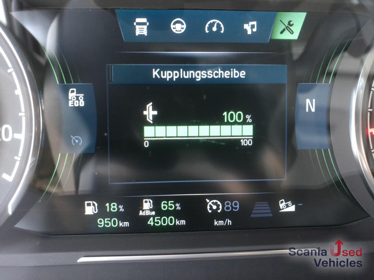 SCANIA R 460 A4x2NA - Nyergesvontató: 4 kép. SCANIA R 460 A4x2NA - Nyergesvontató: 4 kép.