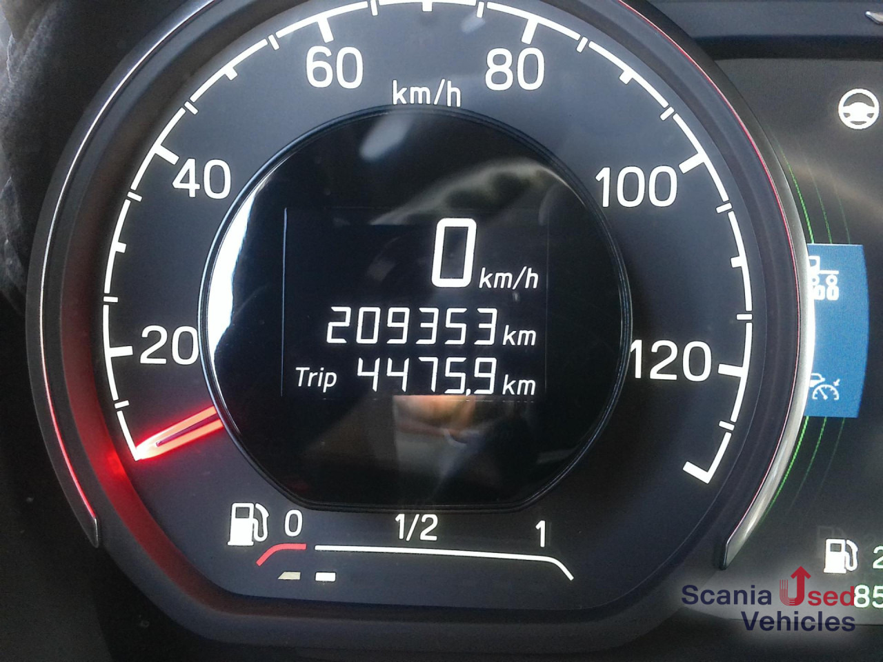 SCANIA R 460 A4x2NA - Nyergesvontató: 4 kép. SCANIA R 460 A4x2NA - Nyergesvontató: 4 kép.