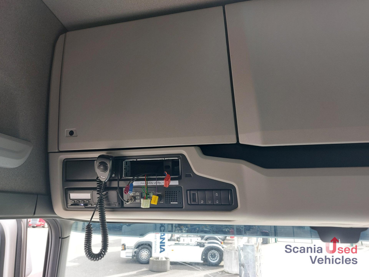 SCANIA R 460 A4x2NA SUPER, 2 Kreis Hydraulik - Nyergesvontató: 4 kép. SCANIA R 460 A4x2NA SUPER, 2 Kreis Hydraulik - Nyergesvontató: 4 kép.