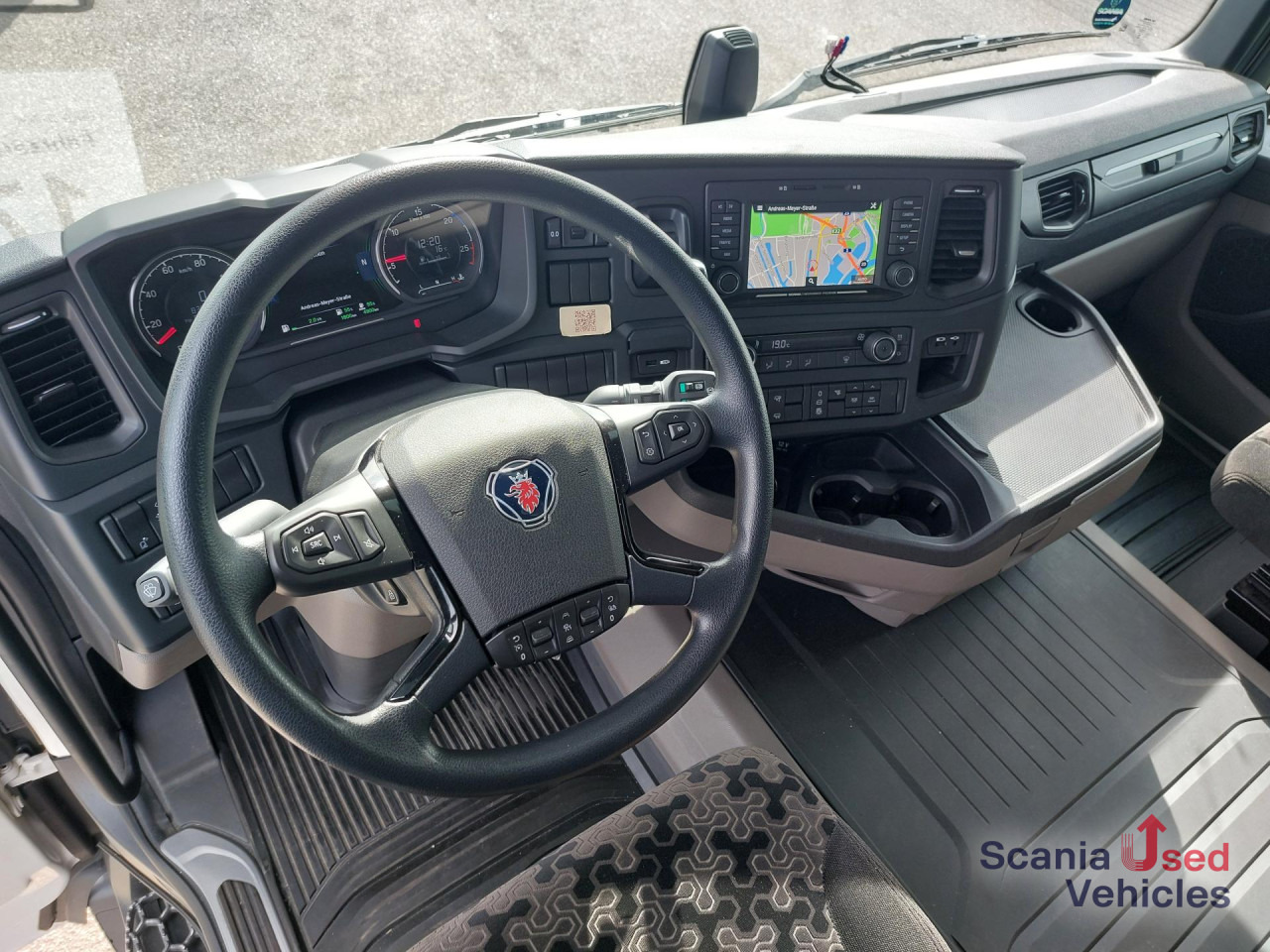 SCANIA R 460 A4x2NA SUPER, 2 Kreis Hydraulik - Nyergesvontató: 2 kép. SCANIA R 460 A4x2NA SUPER, 2 Kreis Hydraulik - Nyergesvontató: 2 kép.