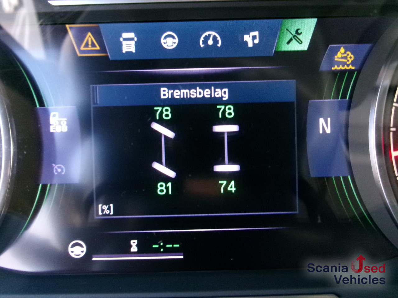 SCANIA R 460 A4x2NA SUPER NAVI Standklima DAB - Nyergesvontató: 5 kép. SCANIA R 460 A4x2NA SUPER NAVI Standklima DAB - Nyergesvontató: 5 kép.