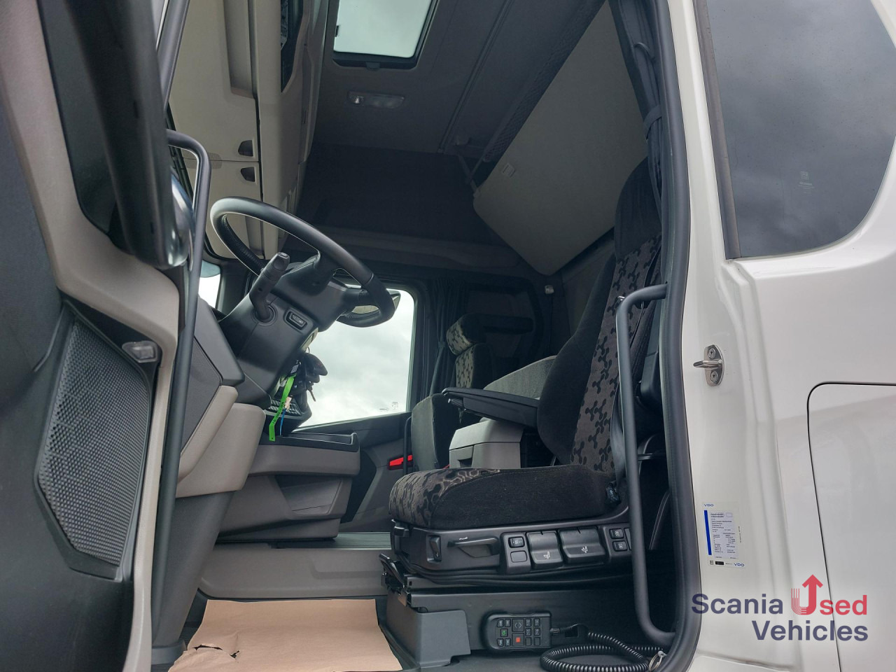 SCANIA R 460 A4x2NA, SUPER, Navi, Standklima lízing SCANIA R 460 A4x2NA, SUPER, Navi, Standklima: 15 kép. SCANIA R 460 A4x2NA, SUPER, Navi, Standklima lízing SCANIA R 460 A4x2NA, SUPER, Navi, Standklima: 15 kép.