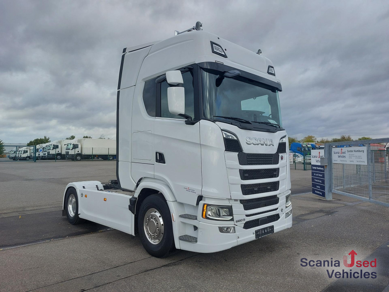 SCANIA S 660 A4x2NB Hydraulik, Vollluftfederung, ADR-FL - Nyergesvontató: 1 kép. SCANIA S 660 A4x2NB Hydraulik, Vollluftfederung, ADR-FL - Nyergesvontató: 1 kép.
