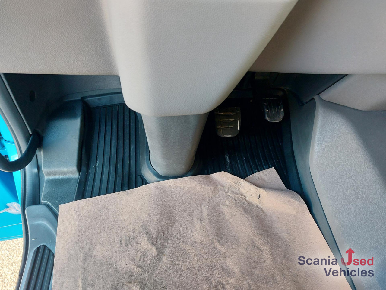 SCANIA R 450 B6x2*4NA - Billenőplatós teherautó: 4 kép. SCANIA R 450 B6x2*4NA - Billenőplatós teherautó: 4 kép.