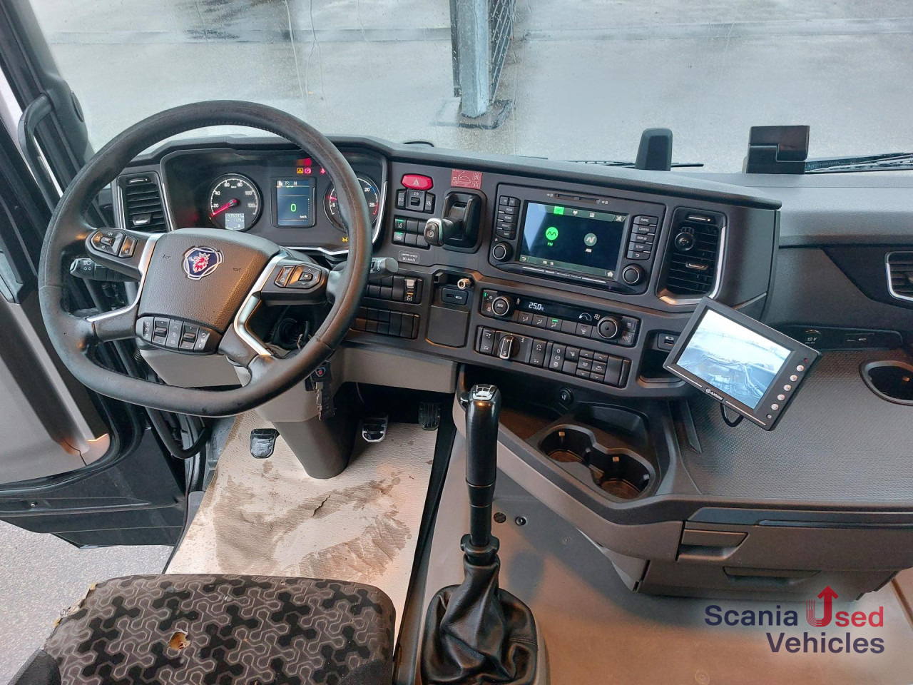 SCANIA R 520 B6x2*4NB V8 Meiler RK 21.65 - Horgos rakodó teherautó: 3 kép. SCANIA R 520 B6x2*4NB V8 Meiler RK 21.65 - Horgos rakodó teherautó: 3 kép.