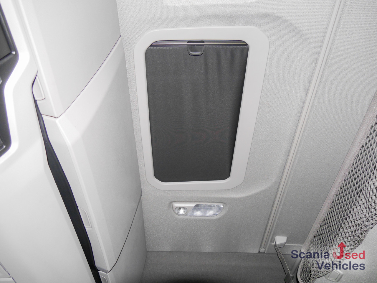 SCANIA R 460 A4x2NA - SUPER - - Nyergesvontató: 2 kép. SCANIA R 460 A4x2NA - SUPER - - Nyergesvontató: 2 kép.