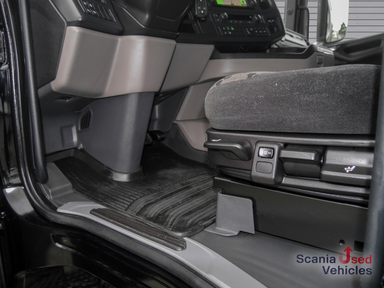 SCANIA R 460 A4x2NA - SUPER - - Nyergesvontató: 3 kép. SCANIA R 460 A4x2NA - SUPER - - Nyergesvontató: 3 kép.