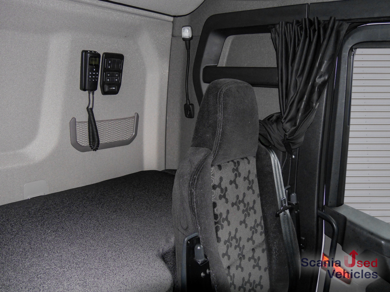 SCANIA R 460 A4x2NA - SUPER - - Nyergesvontató: 2 kép. SCANIA R 460 A4x2NA - SUPER - - Nyergesvontató: 2 kép.