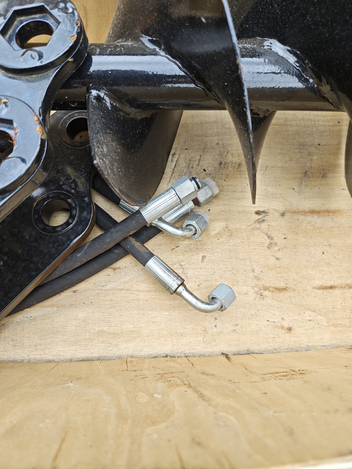 JPC KV200 - Talajfúró - Kotrógép: 4 kép. JPC KV200 - Talajfúró - Kotrógép: 4 kép.