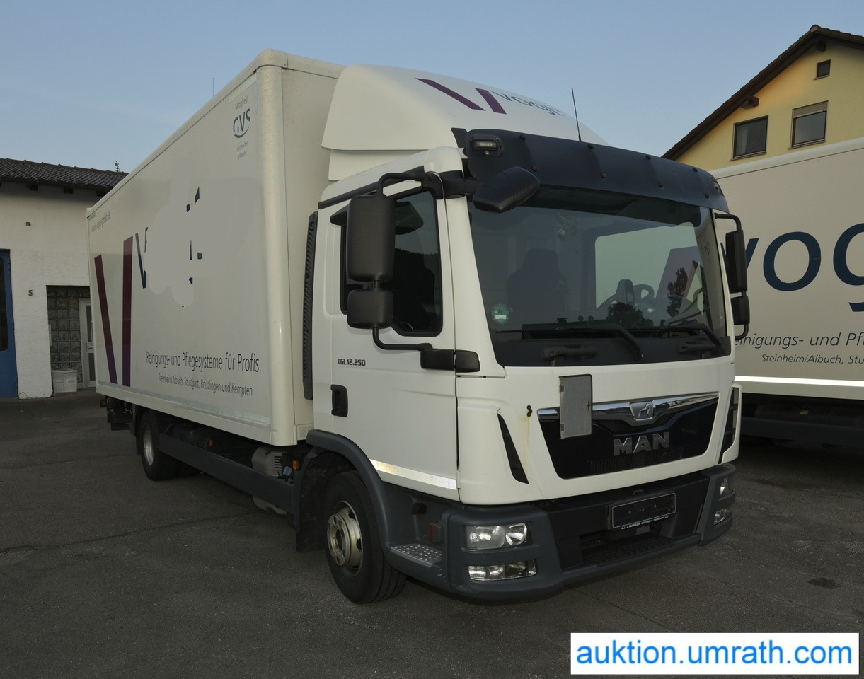 MAN (V182) TGL 12.250 4x2 L/BL Koffer Ladebordwand Klimaautomatik NAVI Luftfederung Automatikgetriebe EURO 6 - Dobozos felépítményű teherautó: 3 kép. MAN (V182) TGL 12.250 4x2 L/BL Koffer Ladebordwand Klimaautomatik NAVI Luftfederung Automatikgetriebe EURO 6 - Dobozos felépítményű teherautó: 3 kép.
