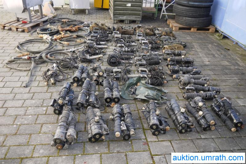 NVA / Russische Armee Fasspumpen MBI-3A 12 bis 24 Volt 90 Stück Rarität für / - Sammler - Szerszám/ Felszerelés: 2 kép. NVA / Russische Armee Fasspumpen MBI-3A 12 bis 24 Volt 90 Stück Rarität für / - Sammler - Szerszám/ Felszerelés: 2 kép.