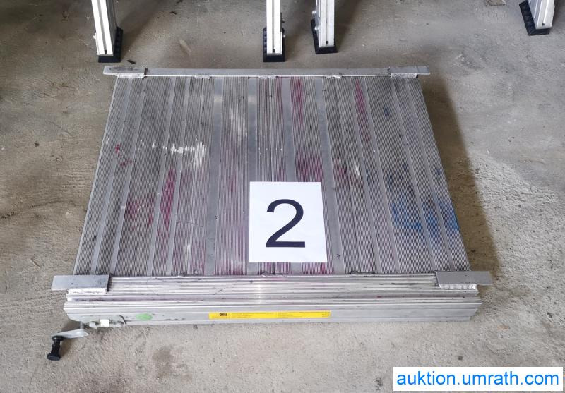 Posten Konvolut Zarges Plattform Laufsteg Bühne Überstieg Gehsteig Sockel Treppen Aluminium hochwertig - Garázs felszerelés: 5 kép. Posten Konvolut Zarges Plattform Laufsteg Bühne Überstieg Gehsteig Sockel Treppen Aluminium hochwertig - Garázs felszerelés: 5 kép.