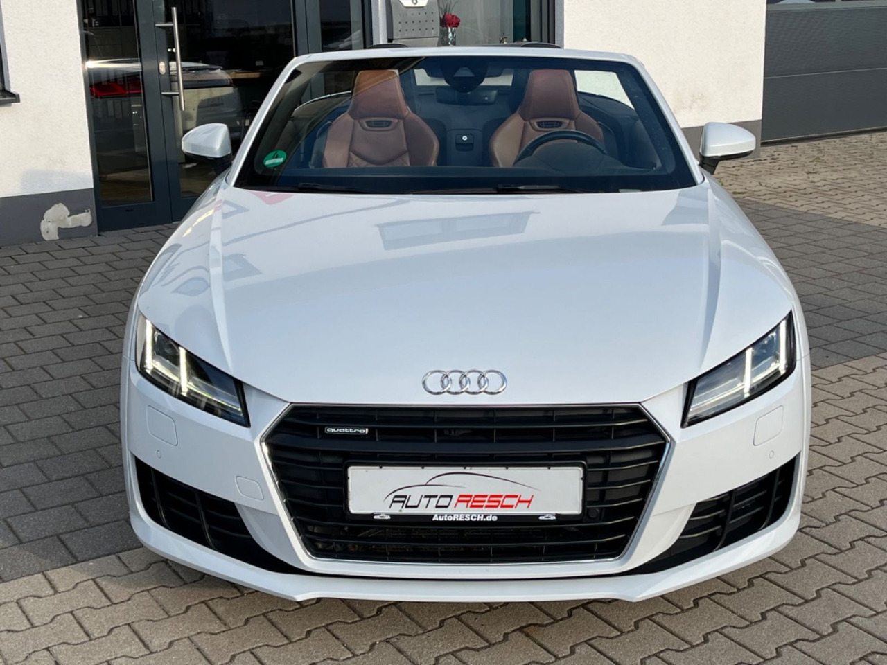 Audi TT Roadster 2.0 TFSI quattro - Autó: 3 kép. Audi TT Roadster 2.0 TFSI quattro - Autó: 3 kép.