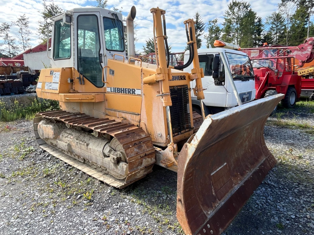Liebherr PR 712 BL - Buldózer: 3 kép. Liebherr PR 712 BL - Buldózer: 3 kép.