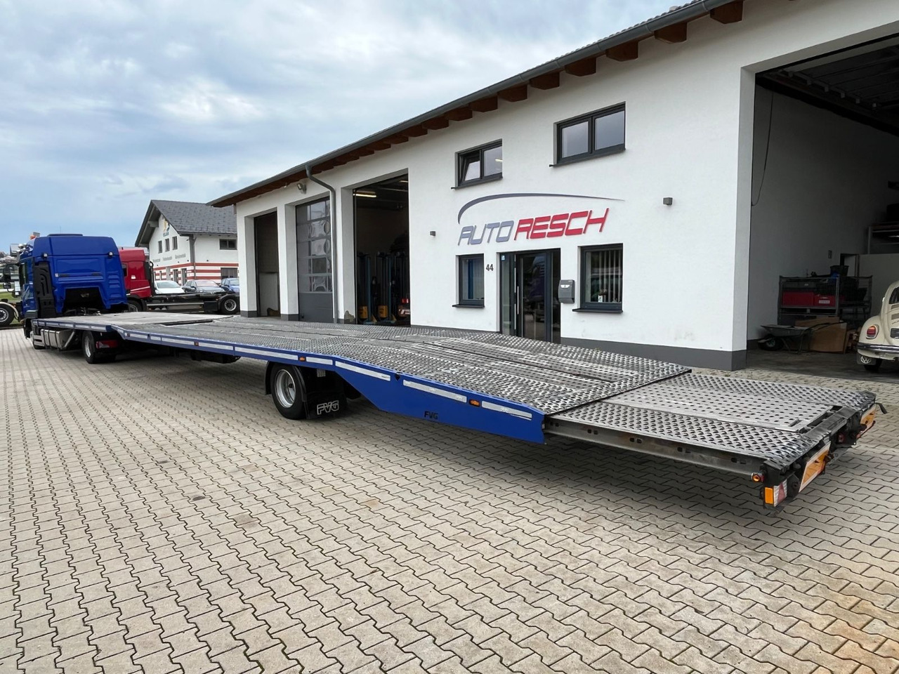 MAN TGL 8.250 Autotransp. mit FVG Ultraliner - Autószállító teherautó: 4 kép. MAN TGL 8.250 Autotransp. mit FVG Ultraliner - Autószállító teherautó: 4 kép.