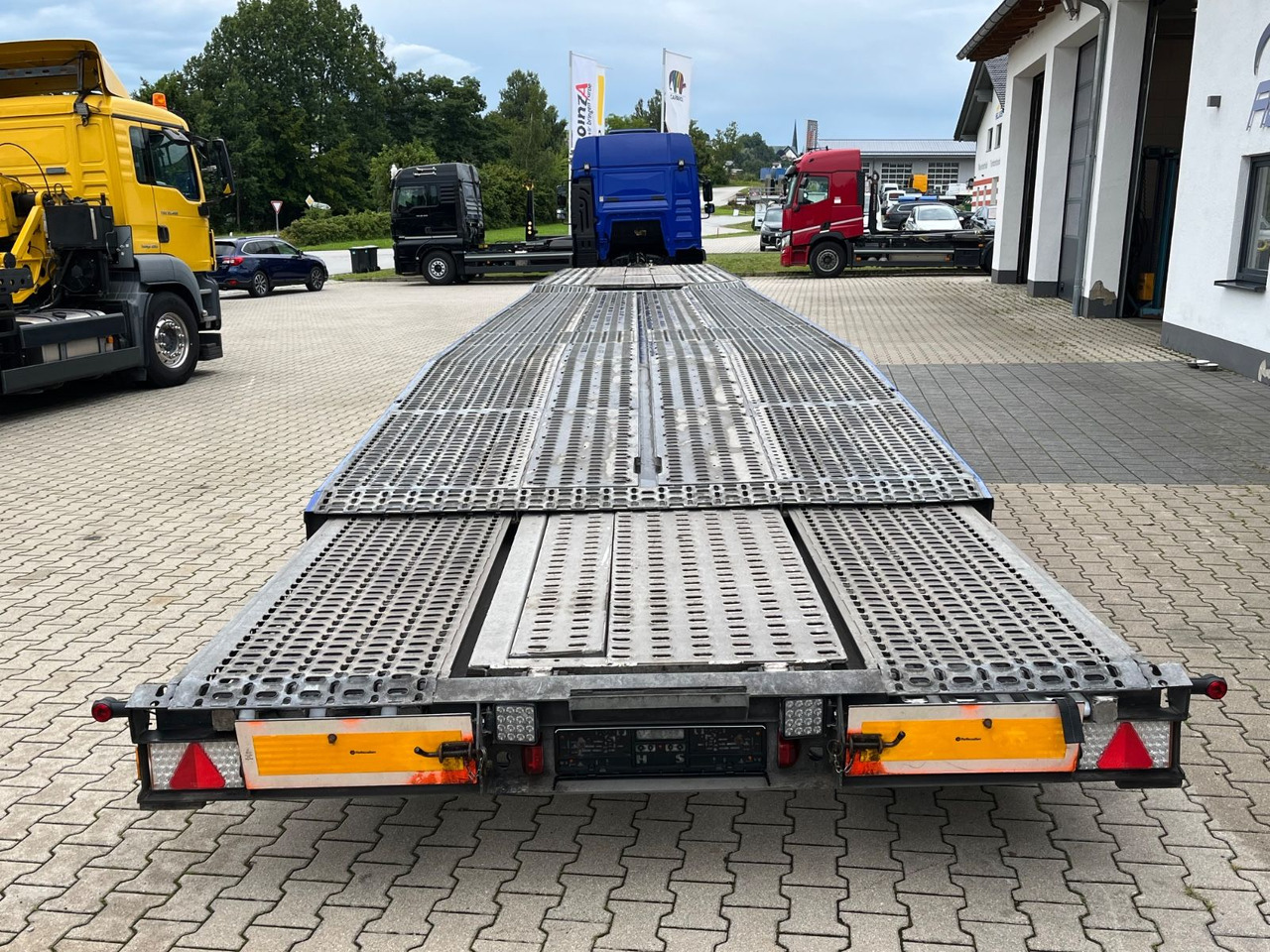 MAN TGL 8.250 Autotransp. mit FVG Ultraliner - Autószállító teherautó: 3 kép. MAN TGL 8.250 Autotransp. mit FVG Ultraliner - Autószállító teherautó: 3 kép.