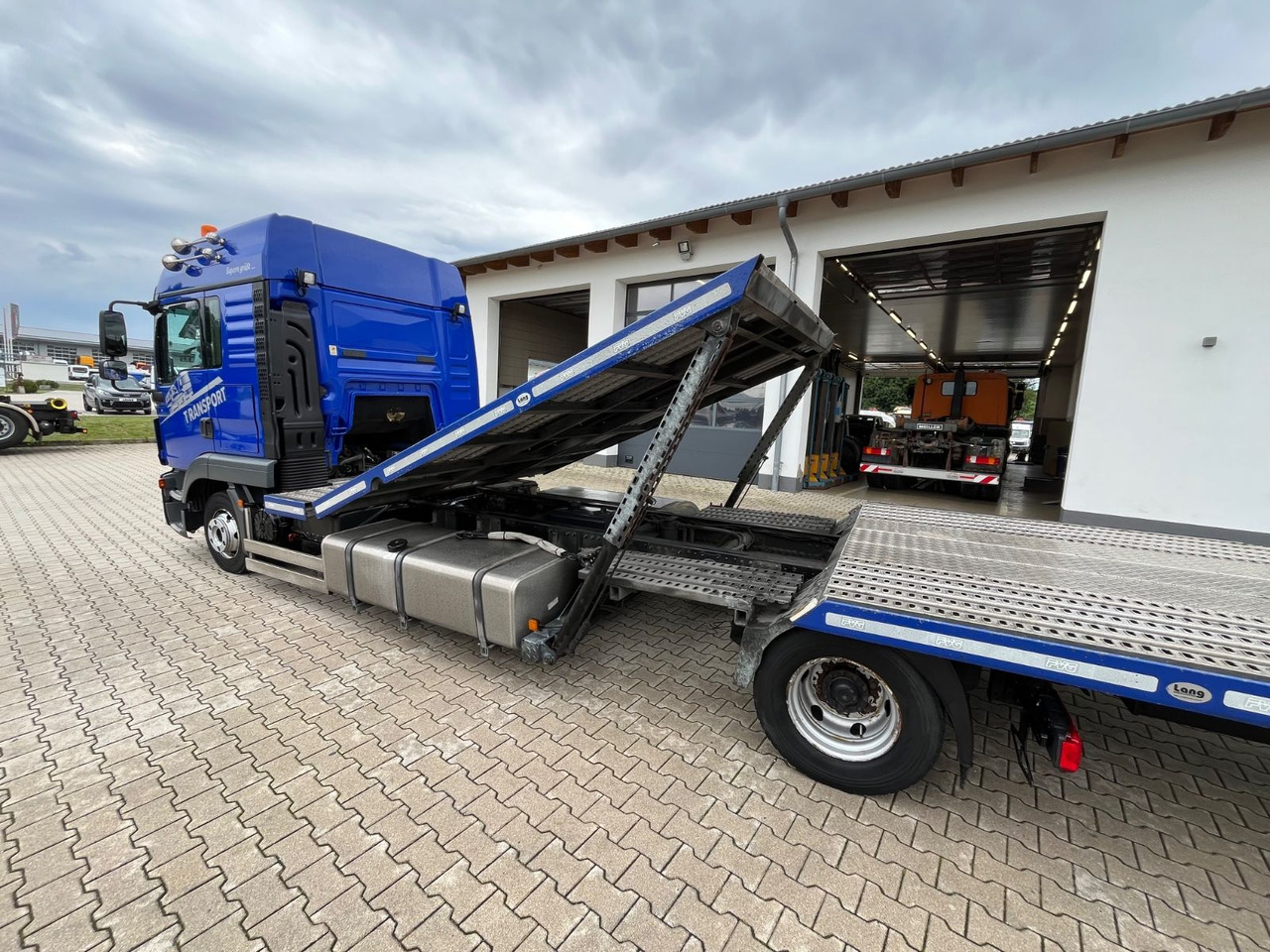 MAN TGL 8.250 Autotransp. mit FVG Ultraliner - Autószállító teherautó: 2 kép. MAN TGL 8.250 Autotransp. mit FVG Ultraliner - Autószállító teherautó: 2 kép.