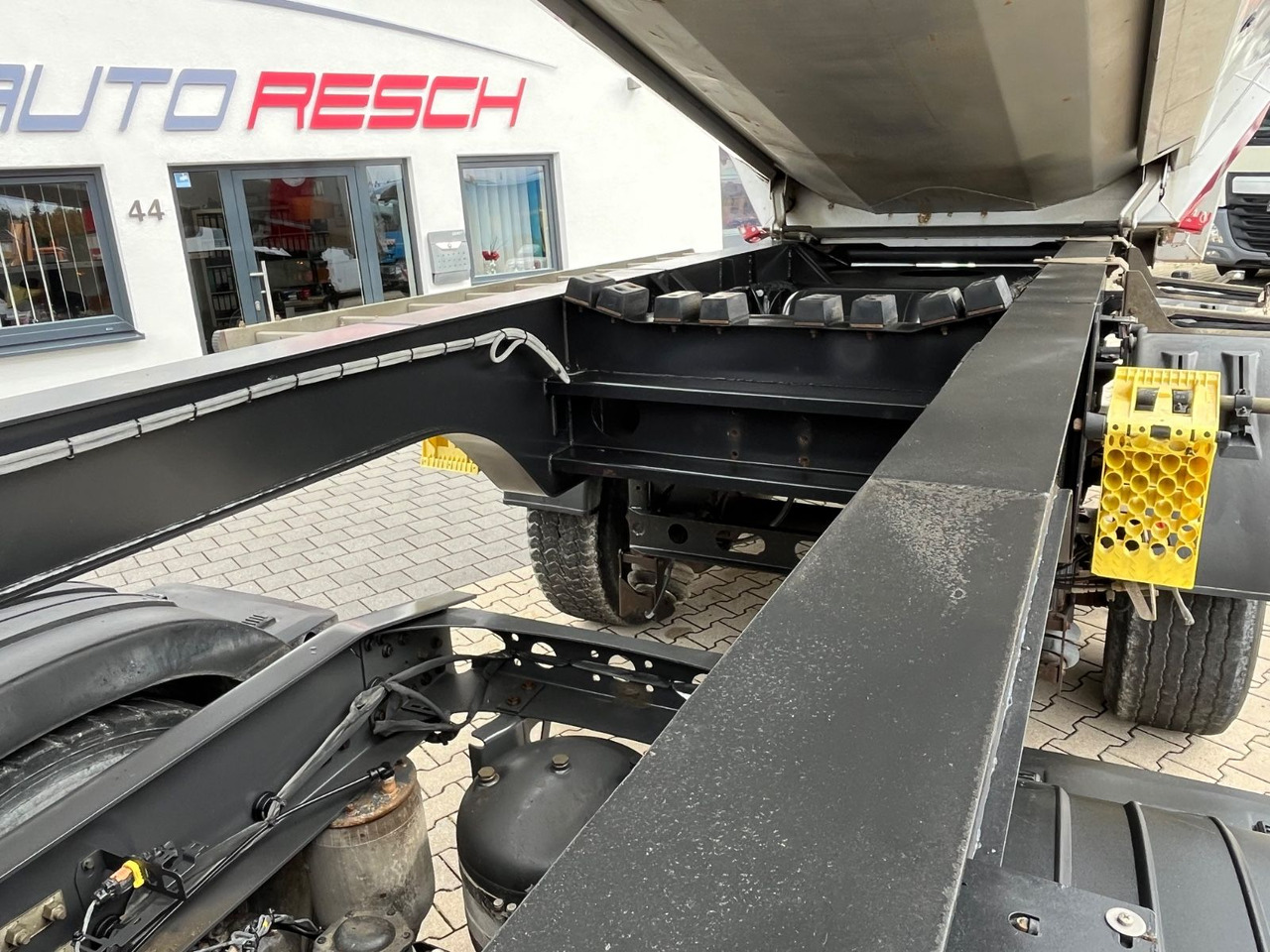 Volvo FH 540 6x4 mit Kempf Thermokippmulde - Nyergesvontató: 5 kép. Volvo FH 540 6x4 mit Kempf Thermokippmulde - Nyergesvontató: 5 kép.