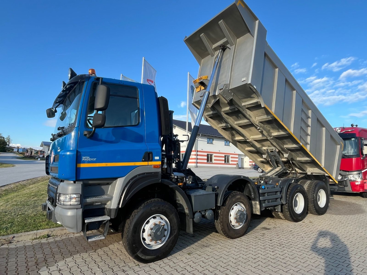 Tatra Phoenix 460T 158 8x8 20m³ Kippmulde - Billenőplatós teherautó: 1 kép. Tatra Phoenix 460T 158 8x8 20m³ Kippmulde - Billenőplatós teherautó: 1 kép.