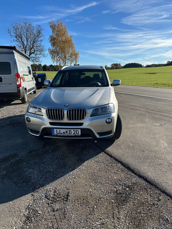 BMW X3 Baureihe X3 xDrive 30 d - Terepjáró/ SUV: 2 kép. BMW X3 Baureihe X3 xDrive 30 d - Terepjáró/ SUV: 2 kép.