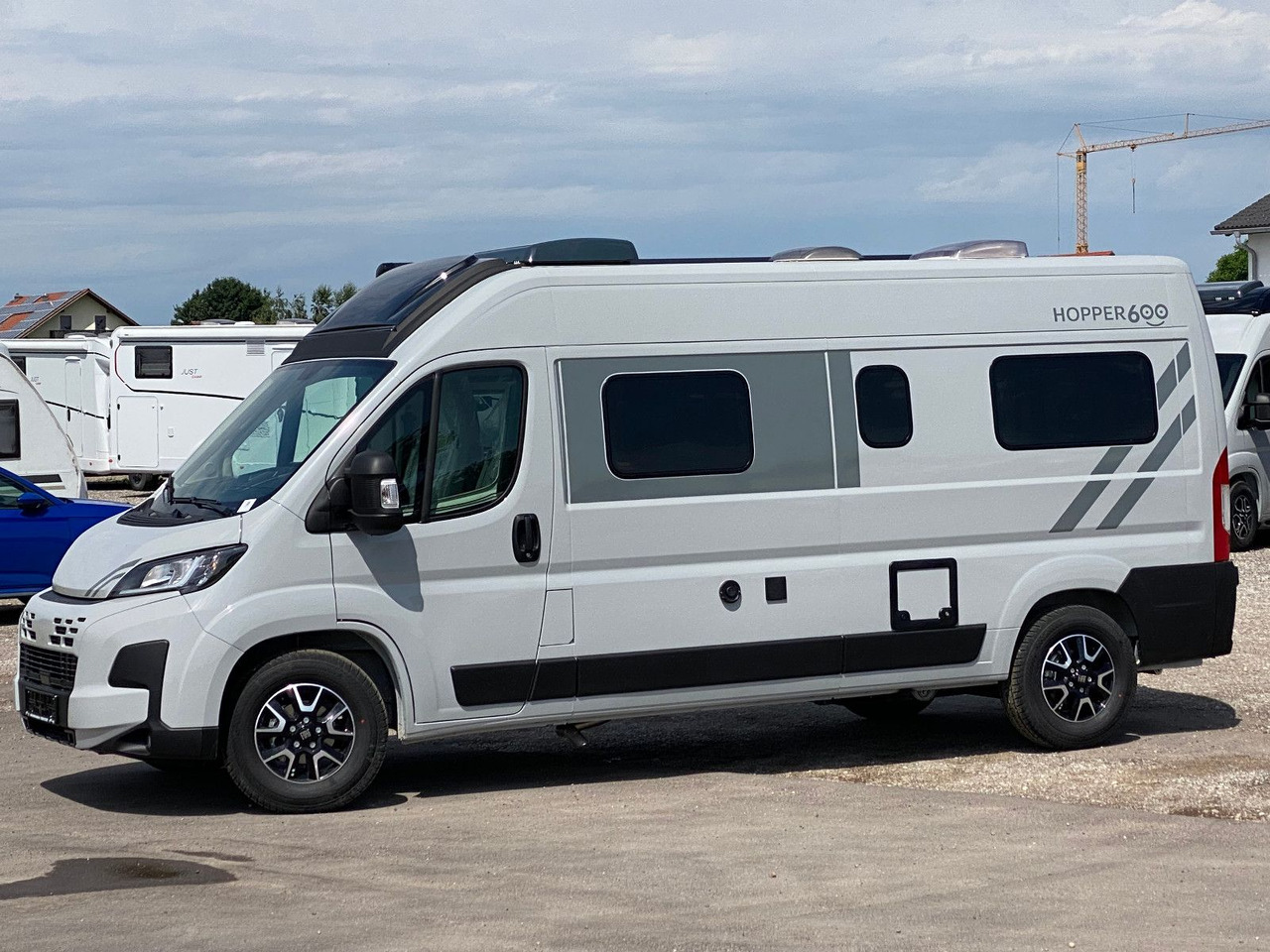 Carado CV 600 Dieselheizung,Skyroof,Autmatik, whiteLabl - Kempingautó: 4 kép. Carado CV 600 Dieselheizung,Skyroof,Autmatik, whiteLabl - Kempingautó: 4 kép.
