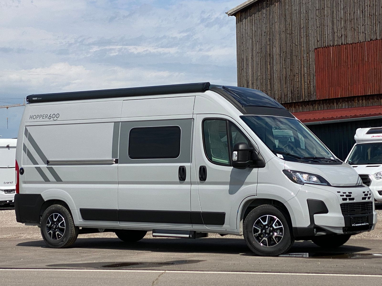 Carado CV 600 Dieselheizung,Skyroof,Autmatik, whiteLabl - Kempingautó: 2 kép. Carado CV 600 Dieselheizung,Skyroof,Autmatik, whiteLabl - Kempingautó: 2 kép.