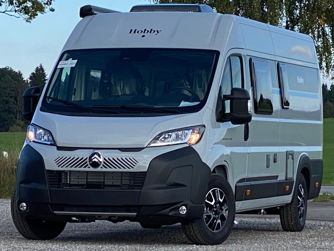 Carado ONTOUR Van 640 ET Modell 2025,Längsbetten - Kempingautó: 4 kép. Carado ONTOUR Van 640 ET Modell 2025,Längsbetten - Kempingautó: 4 kép.