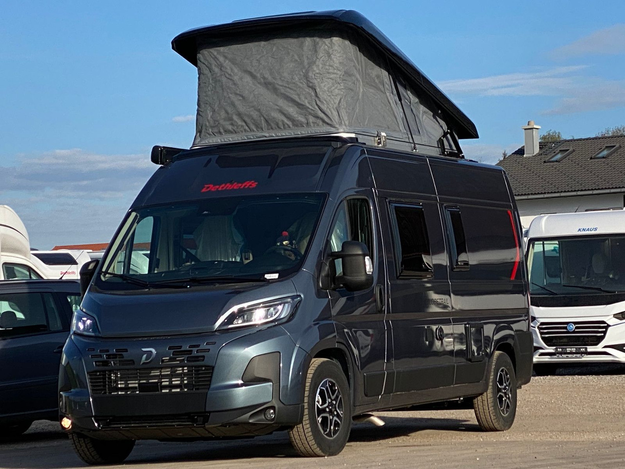 Dethleffs Globetrail 600 DK *2025*Automatik,Aufstelldach - Kempingautó: 3 kép. Dethleffs Globetrail 600 DK *2025*Automatik,Aufstelldach - Kempingautó: 3 kép.