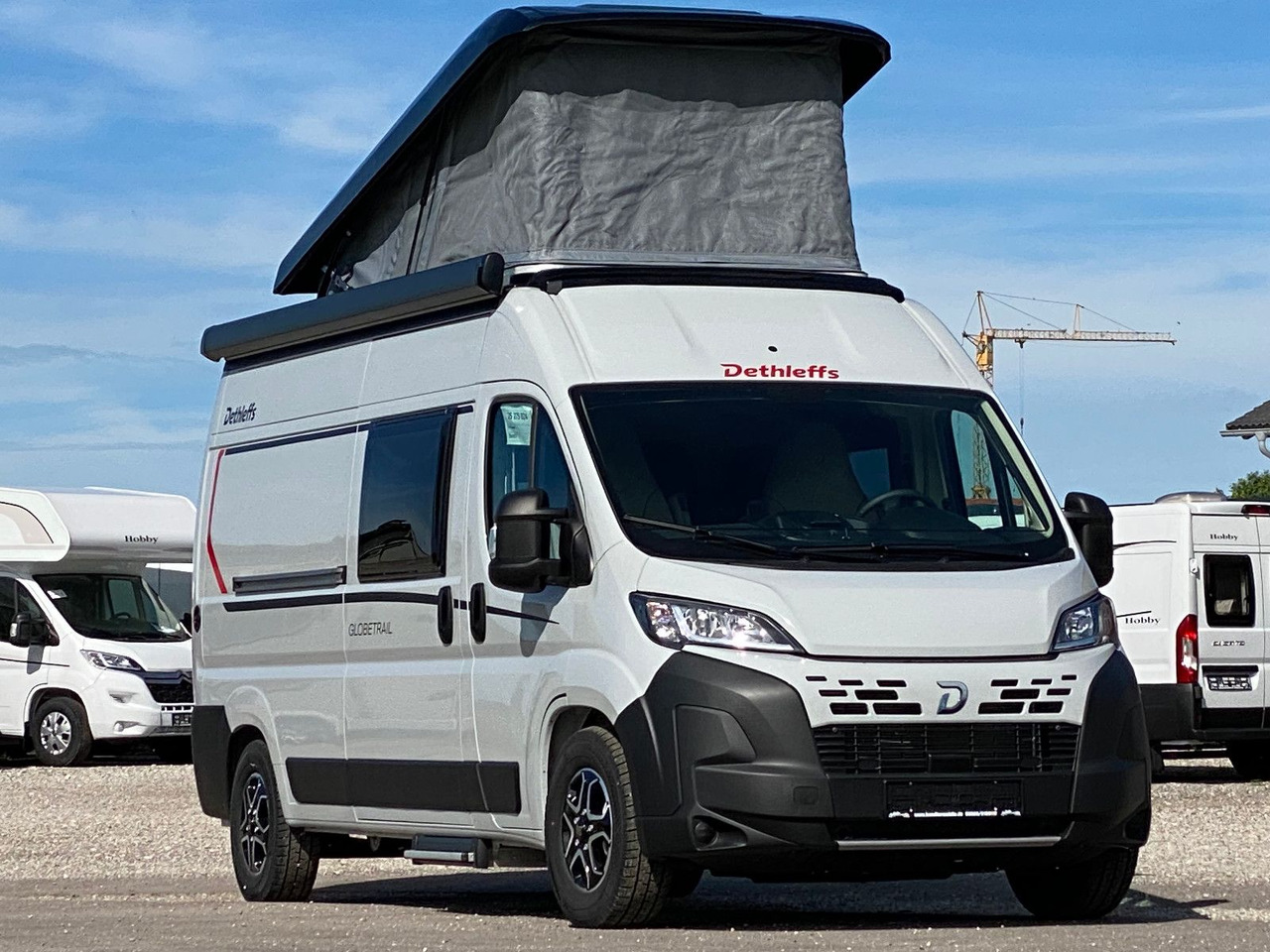 Dethleffs Globetrail 600 DS *2025*Automatik,Aufstelldach - Kempingautó: 1 kép. Dethleffs Globetrail 600 DS *2025*Automatik,Aufstelldach - Kempingautó: 1 kép.