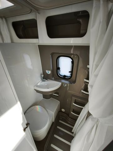 Új Kempingautó Hobby Vantana De Luxe K60 FT *Markise*Navi*RFK*KLIMA: 18 kép.