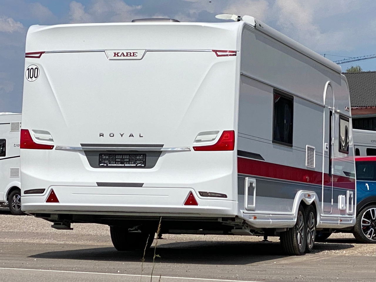 Kabe Royal 740 TDL KS, Voll Ausstattung, Hubstützen - Lakókocsi: 5 kép. Kabe Royal 740 TDL KS, Voll Ausstattung, Hubstützen - Lakókocsi: 5 kép.