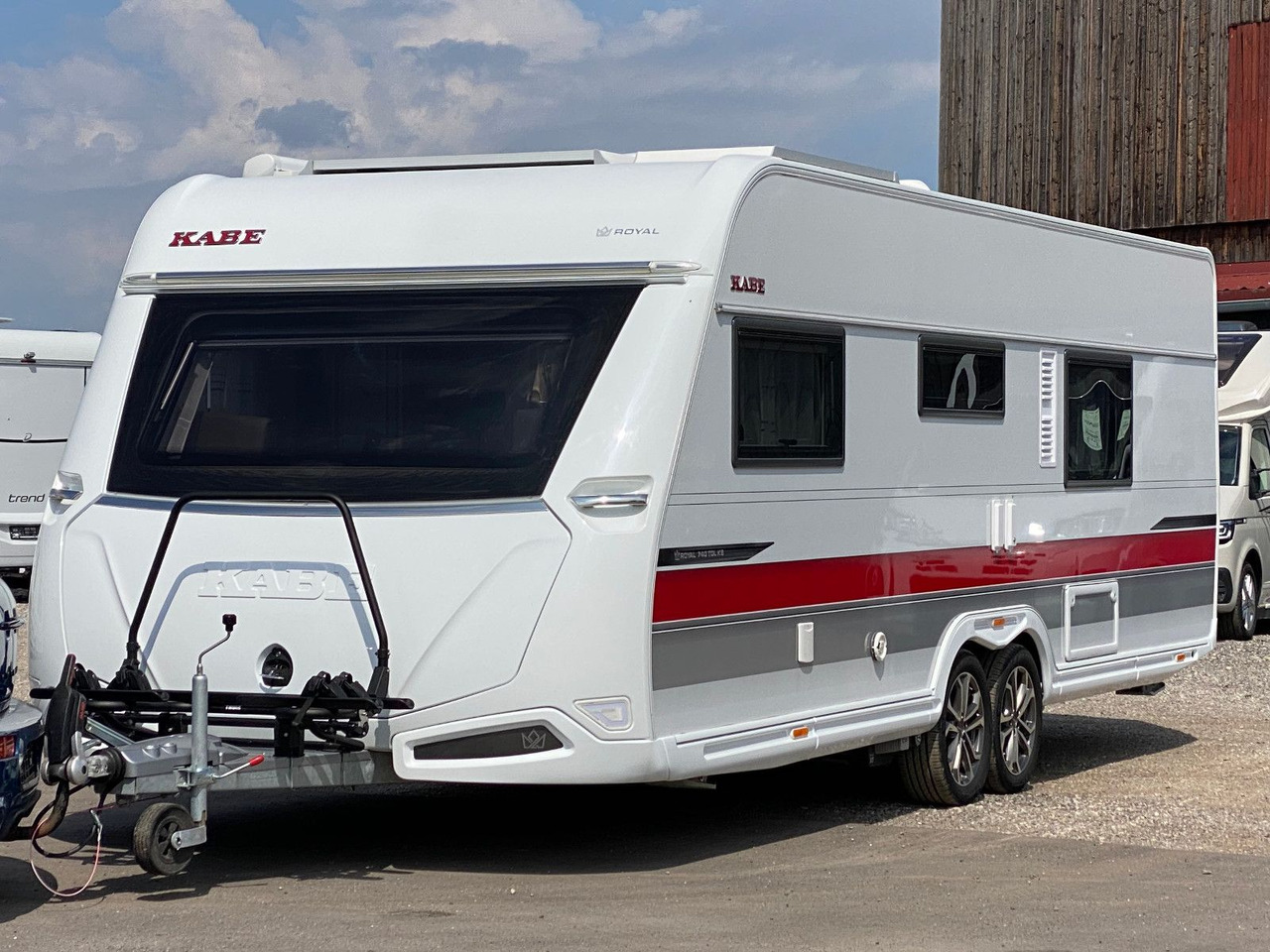 Kabe Royal 740 TDL KS, Voll Ausstattung, Hubstützen - Lakókocsi: 3 kép. Kabe Royal 740 TDL KS, Voll Ausstattung, Hubstützen - Lakókocsi: 3 kép.